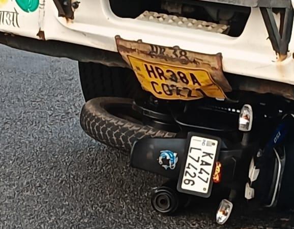 Bike rider killed, another injured after lorry rams two-wheeler in Kumta