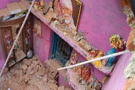 Five of family killed after portion of house roof collapses in Lucknow's Alambagh