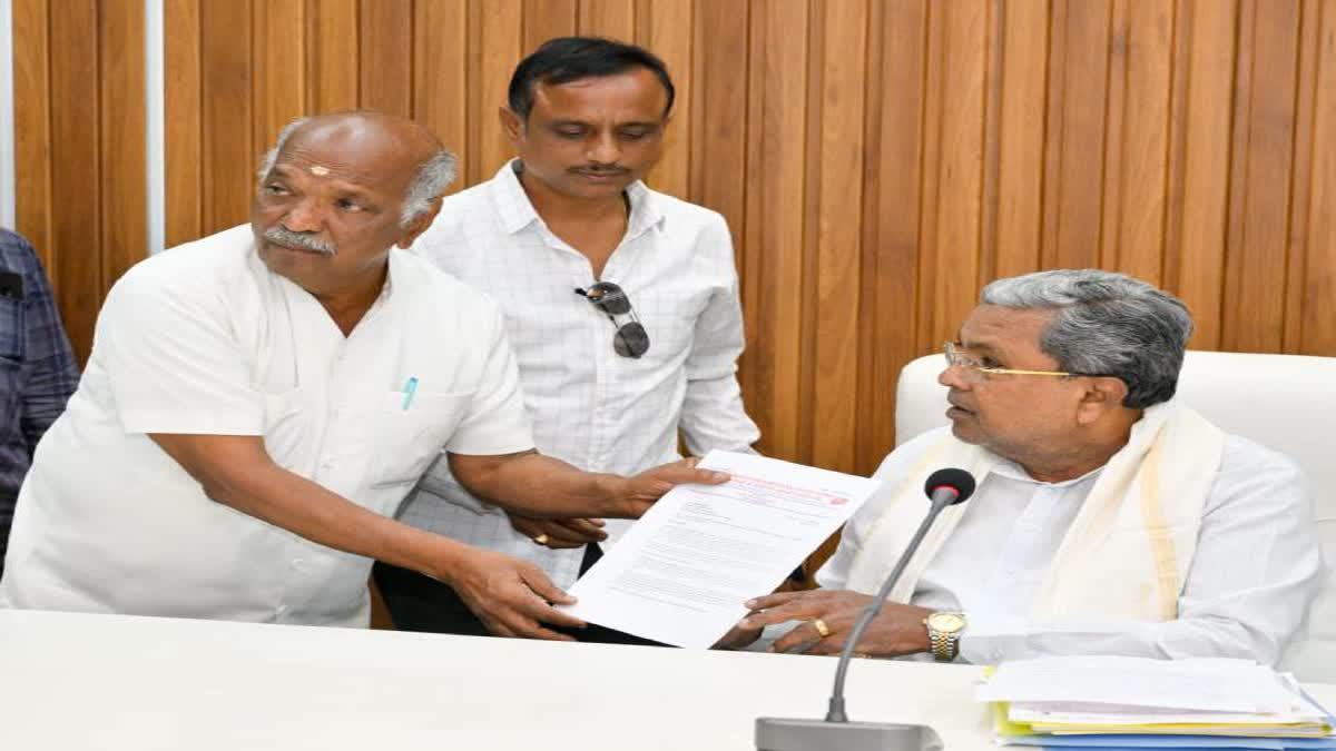 Truckers' protest to persist after deadlock in talks with CM Siddaramaiah