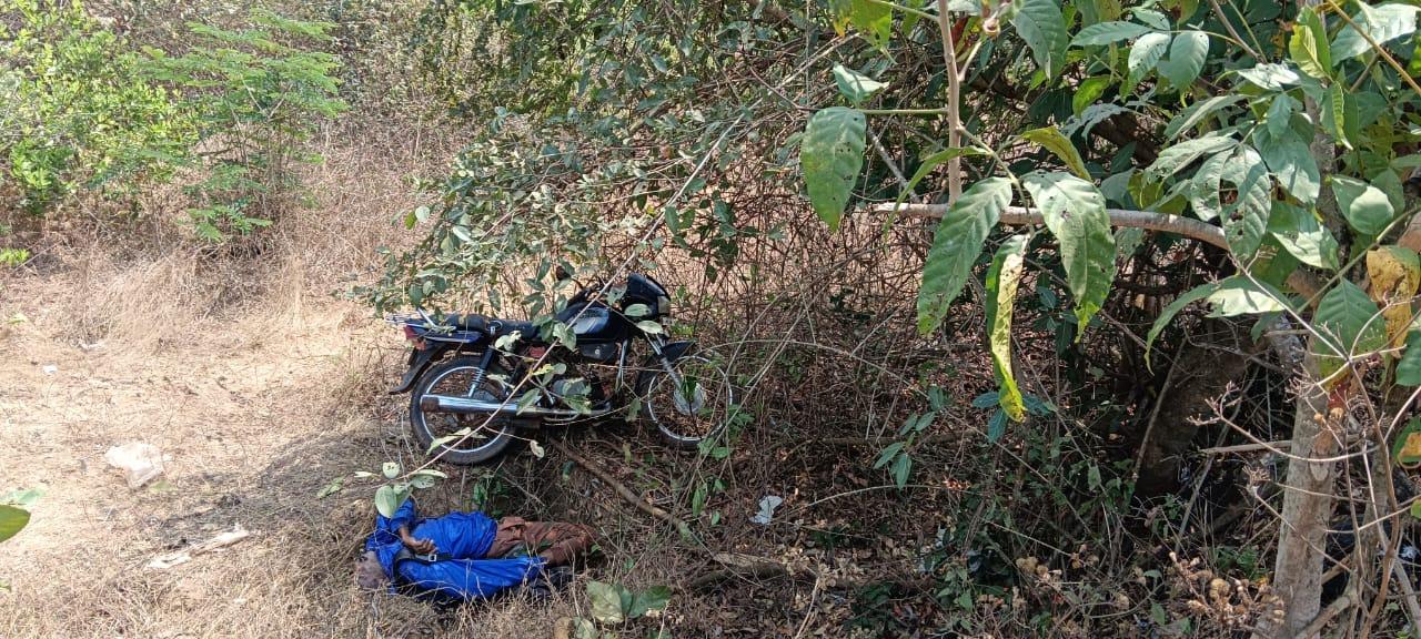 Bhatkal: Railway employee dies after bike falls into roadside drain