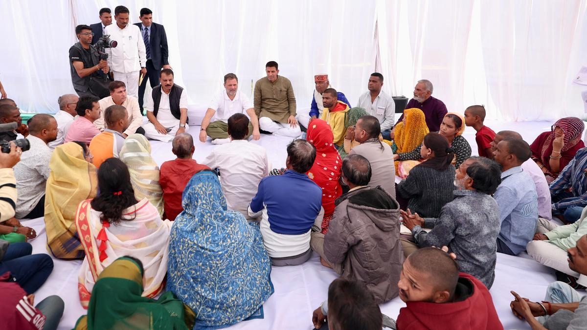 Indore water crisis: Rahul Gandhi meets affected patients and bereaved families