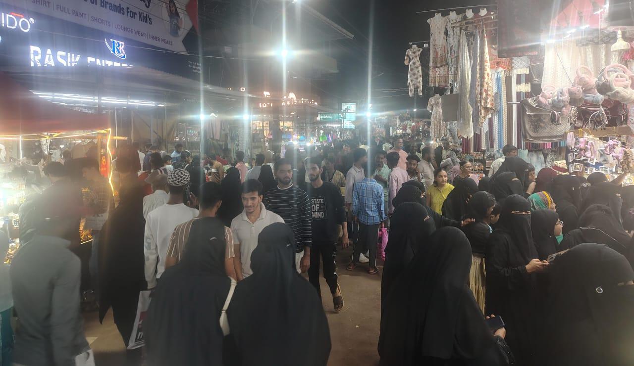 Bhatkal’s vibrant Ramadan bazaar thrives; Eid preparations peak amid spirit of communal harmony