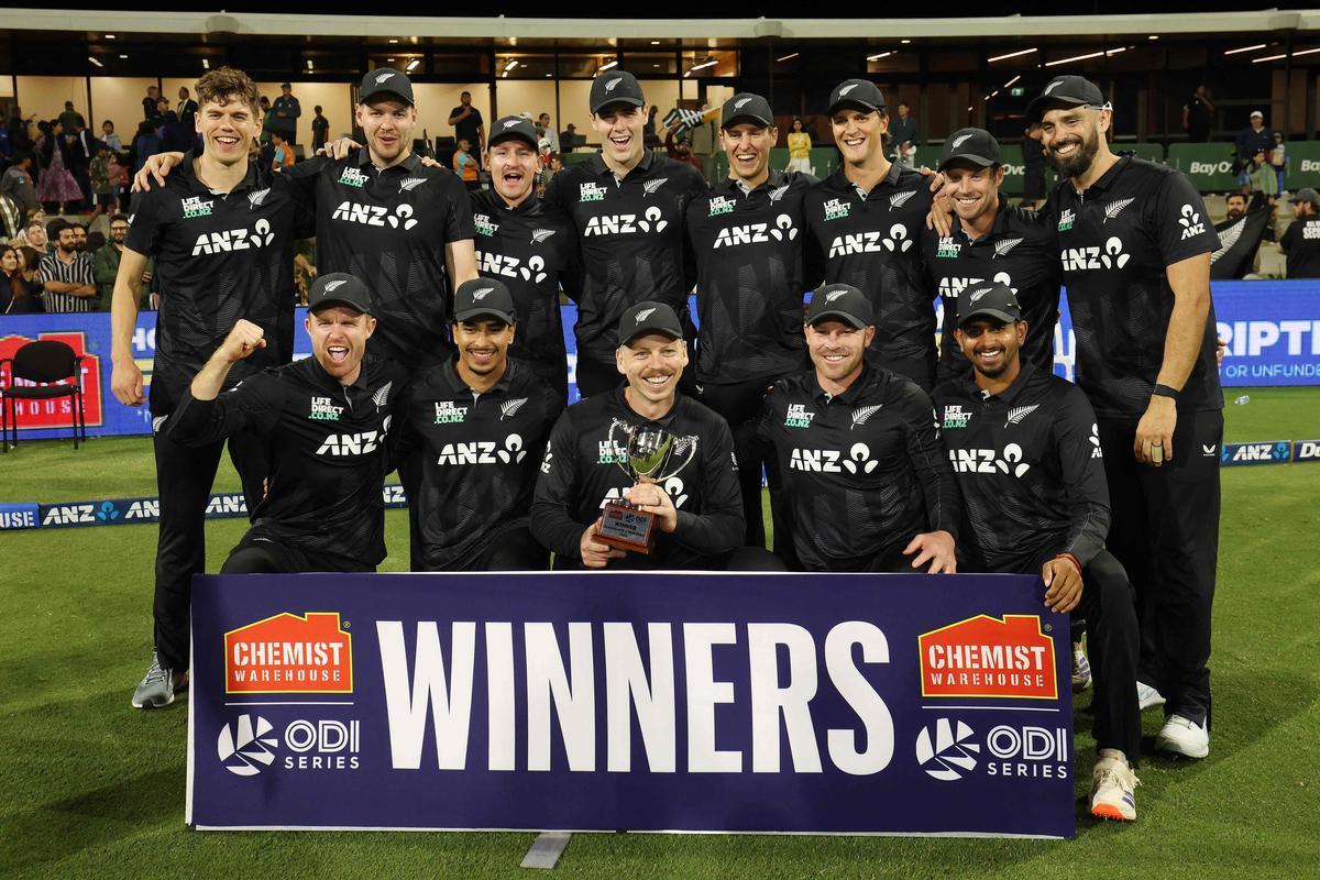 New Zealand clinches 3rd ODI with 43-run win, completes series whitewash against Pakistan