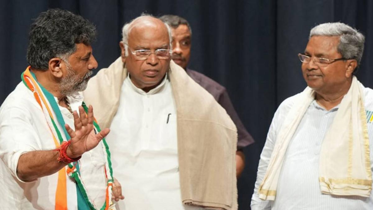 Kharge calls for unity between Siddaramaiah and DK Shivakumar amid power struggle for Karnataka's progress