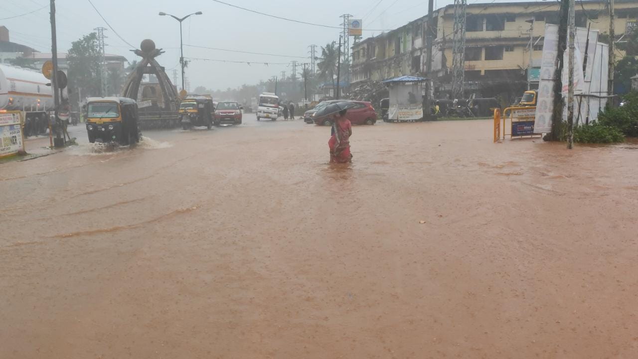 Karwar: Heavy rain alert issued in Uttara Kannada; DC urges public to exercise caution