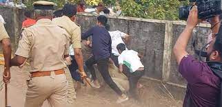 Udupi murder case: Police issue notice to 11 for trying to attack accused